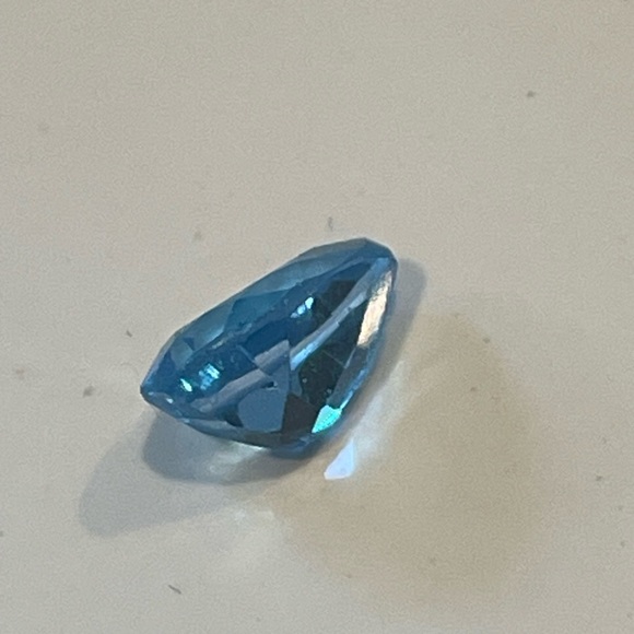 Loose blue topaz stone. Pear shaped - Picture 4 of 5